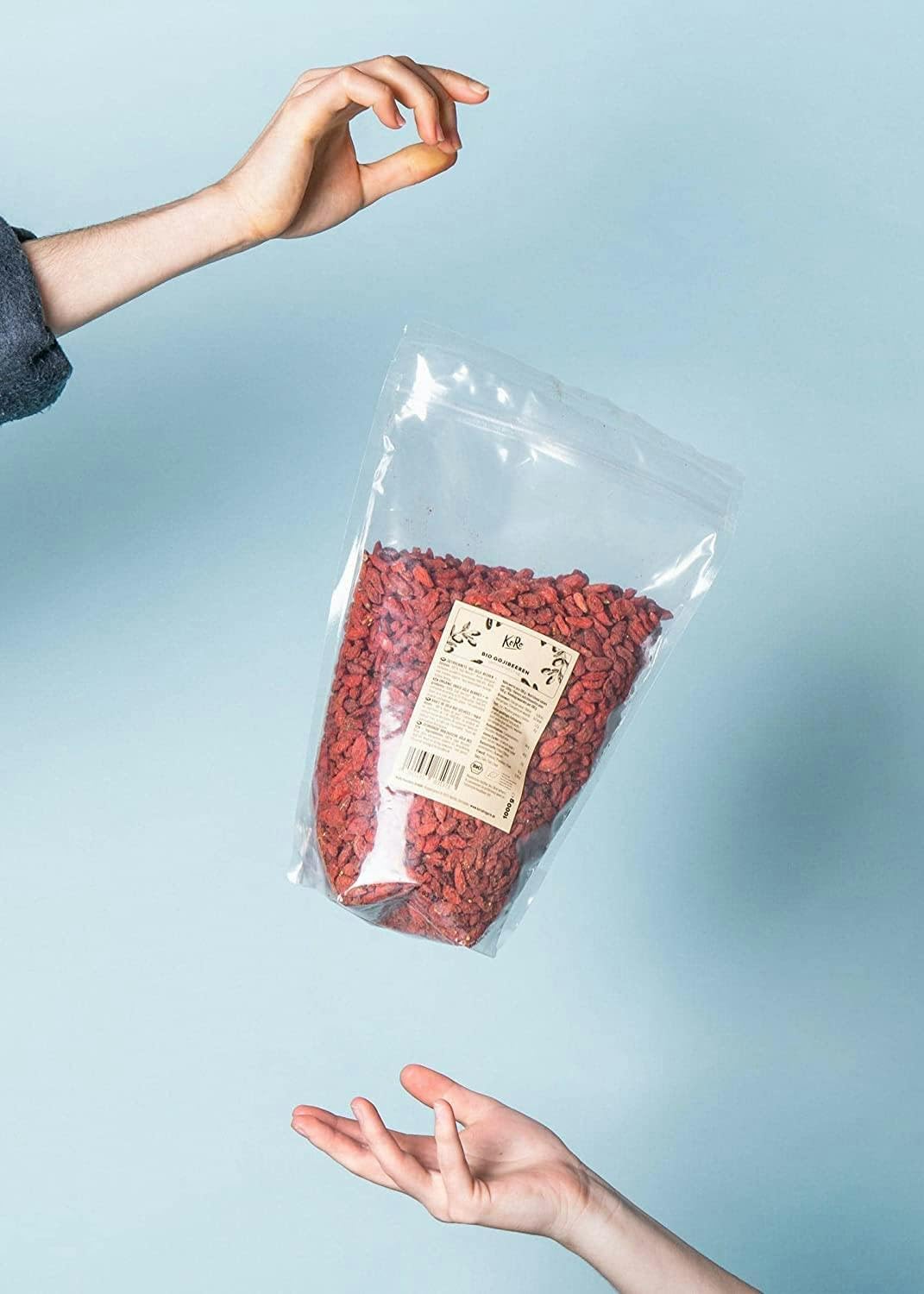 KoRo Organic Goji Berries 1kg - Natural Superfood, Dried Without Additives, Rich in Fiber and Protein, Ideal for Mueslis, Salads and Recipes - Image 5