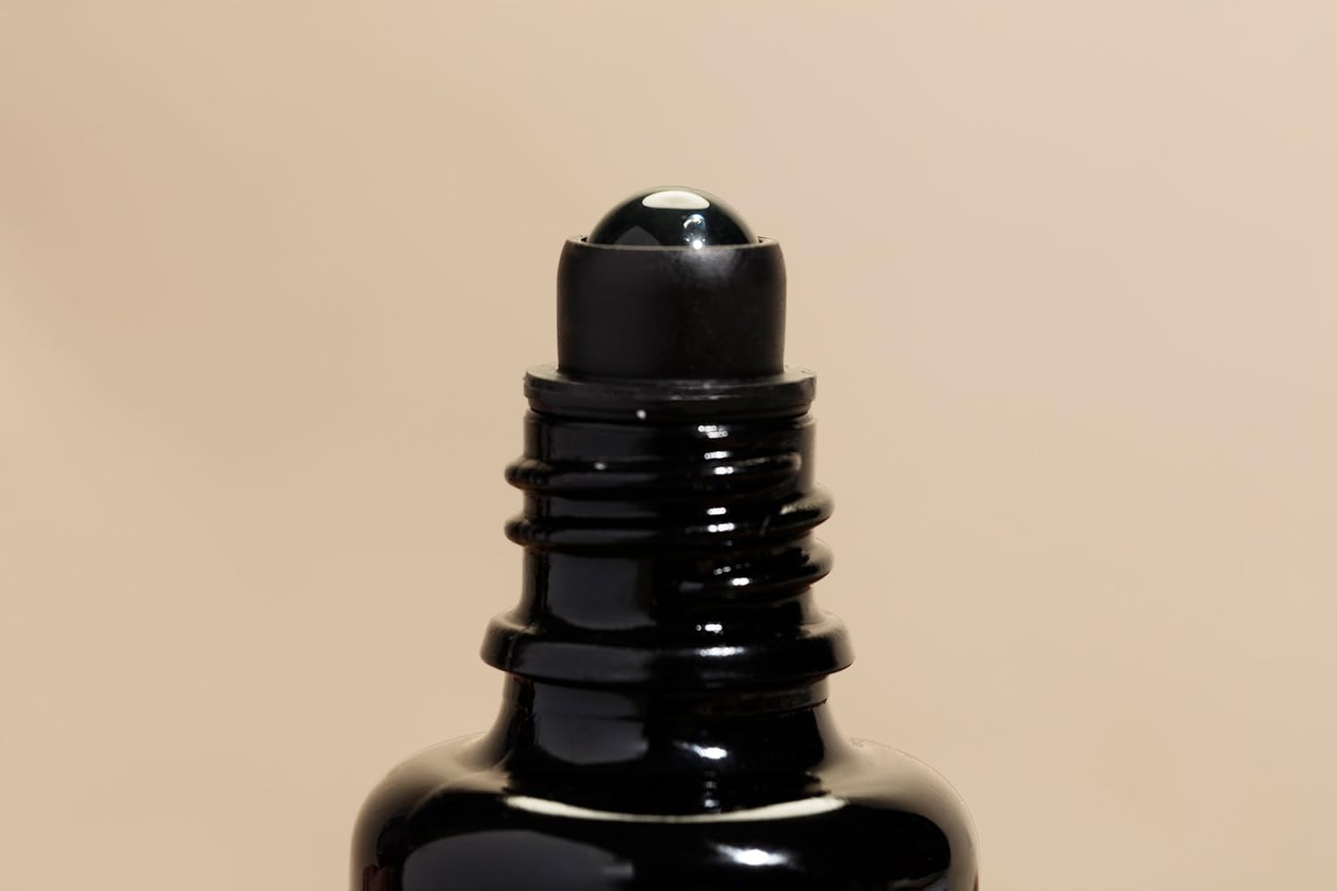 Regale | Anti-Aging And Vegetable Facial Oil By Elanveda With Essential Oils Of Rose, Acai, Borage And Marula | 30ml Roll Bottle - Image 3