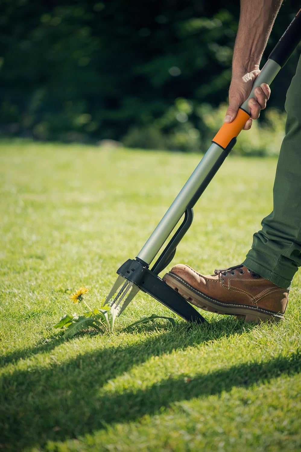 Fiskars 1077306 Telescopic Weeder, Length 1 - 1.2 m, Stainless Steel Arm/Plastic Handle, Black/Orange, Smart-Fit - Image 10