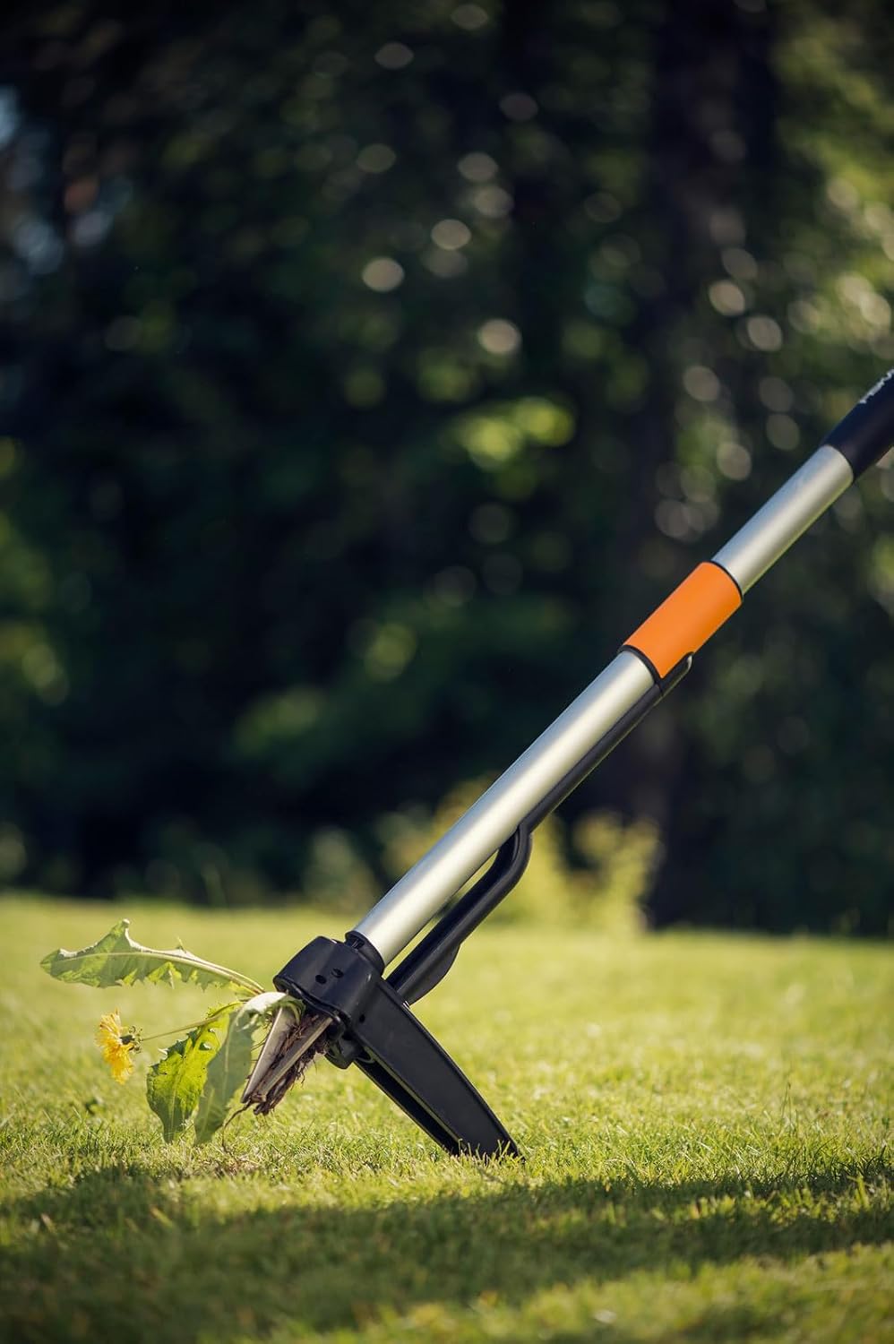 Fiskars 1077306 Telescopic Weeder, Length 1 - 1.2 m, Stainless Steel Arm/Plastic Handle, Black/Orange, Smart-Fit - Image 11