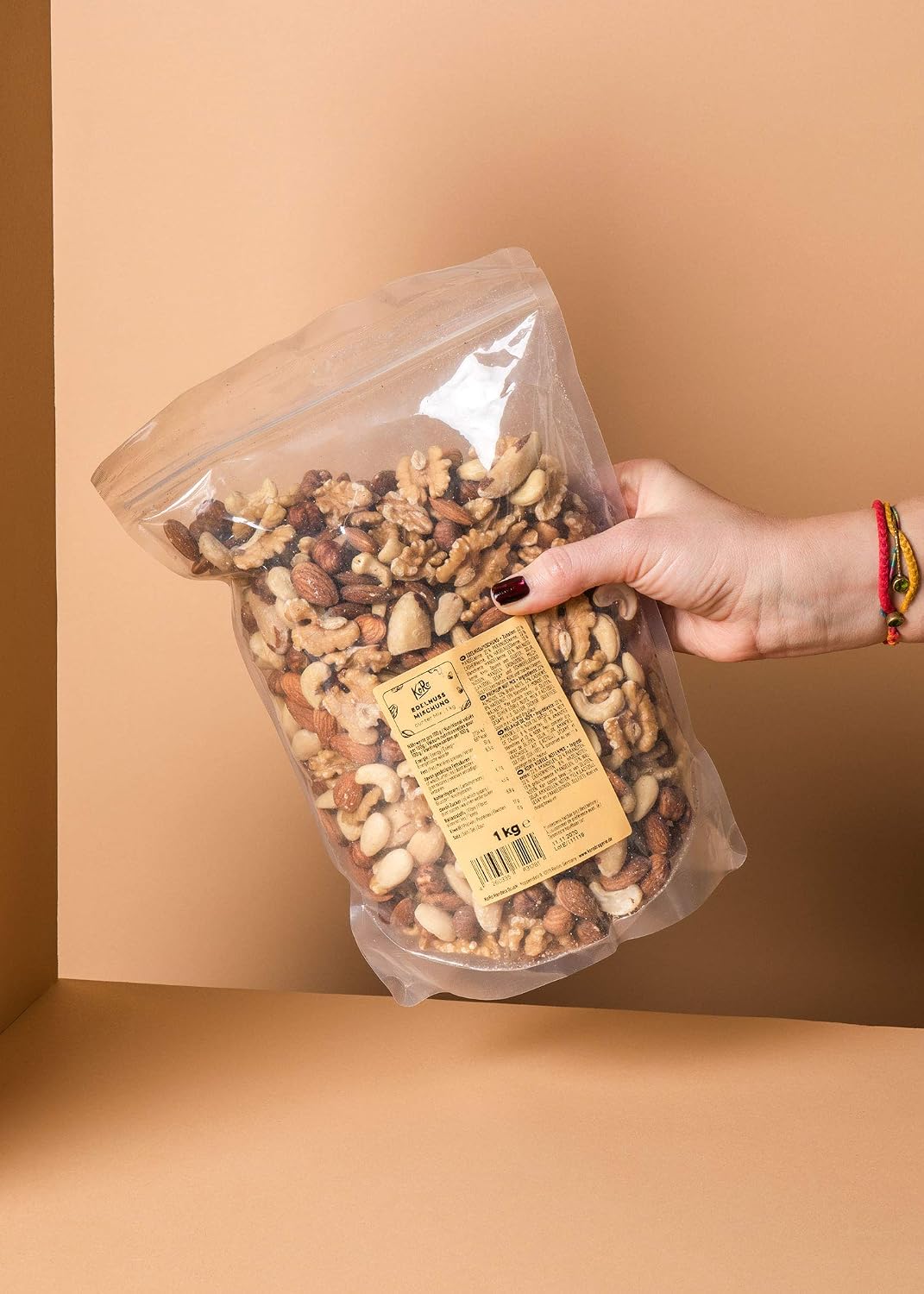 KoRo Premium Nut Mix 1kg - Almonds, Cashews, Brazil Nuts, Hazelnuts and Walnut Kernels, 100% Natural, Salt and Sugar Free, High in Fiber - Image 3
